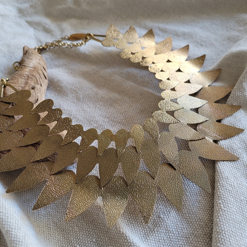 Gold Brass Leaves Collar Bold Necklace 32$